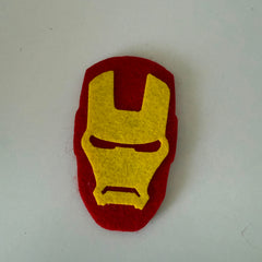 Iron Man keçe figürü — kırmızı sarı maske